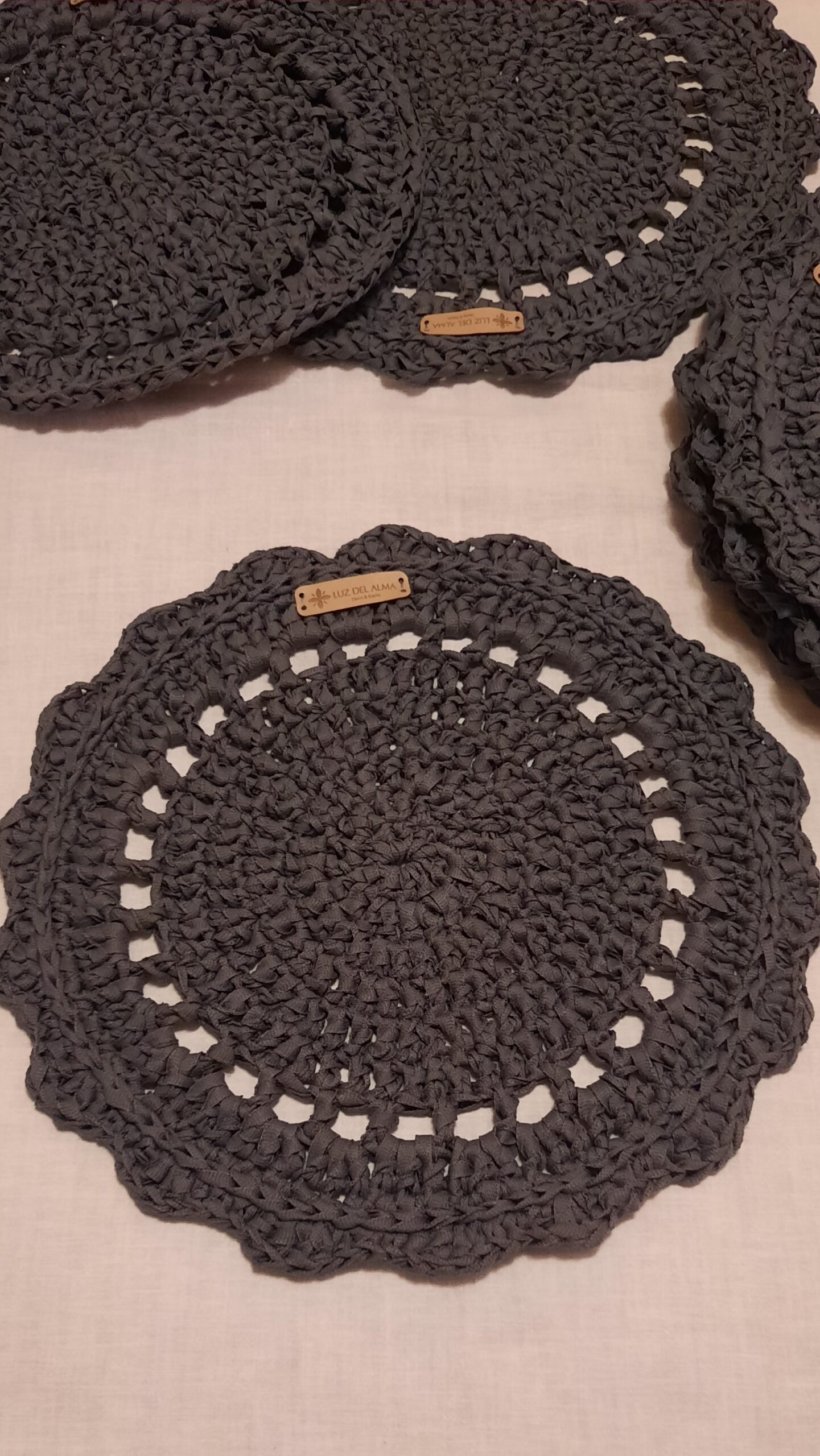 Conjunto de Platos de Sitio y Centros de Mesa - Imagen 2