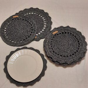 Conjunto de Platos de Sitio y Centros de Mesa